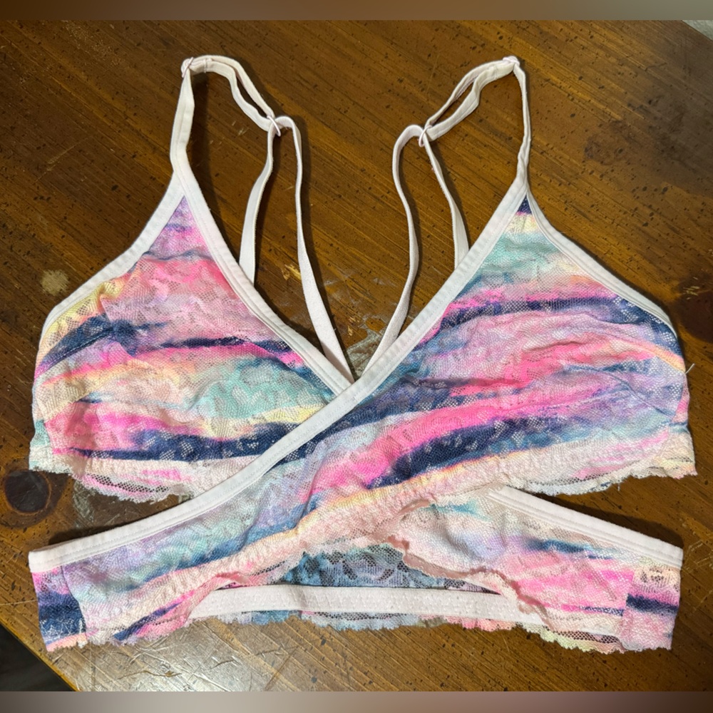 Victoria’s Secret pink bralette M